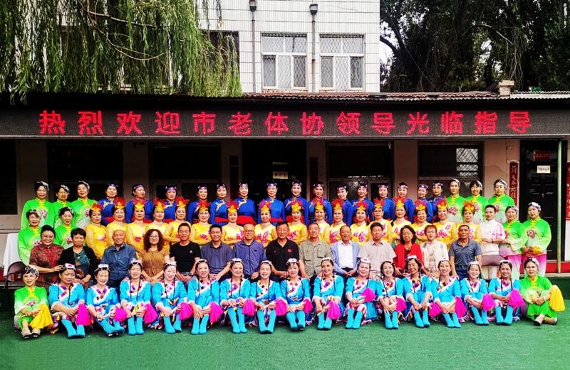 008合影.jpg